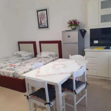 Apartment Denis *
